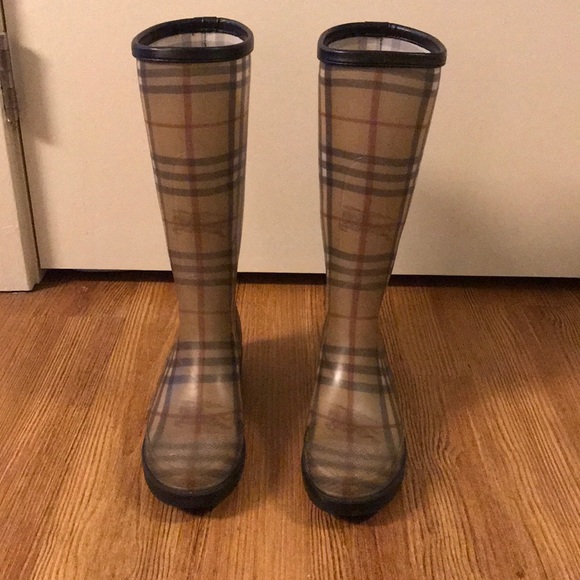 Authentic Burberry Rainboots ☔️ - Picture 2 of 8
